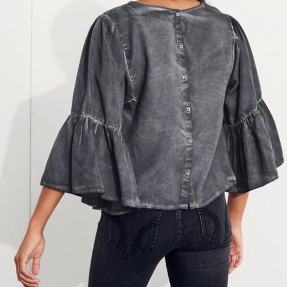 Hollister Open Back Bell Sleeve Stonewash Crop Top XS - Picture 3 of 12